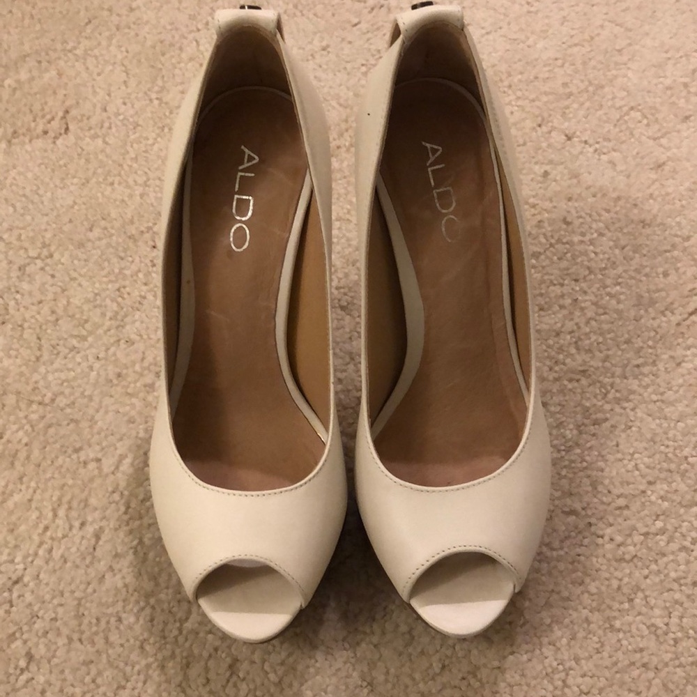 Aldo high heels- like new